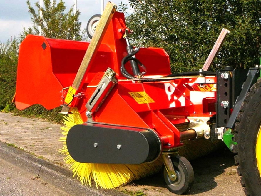 Anbaukehrmaschine | Kehrmaschine K560