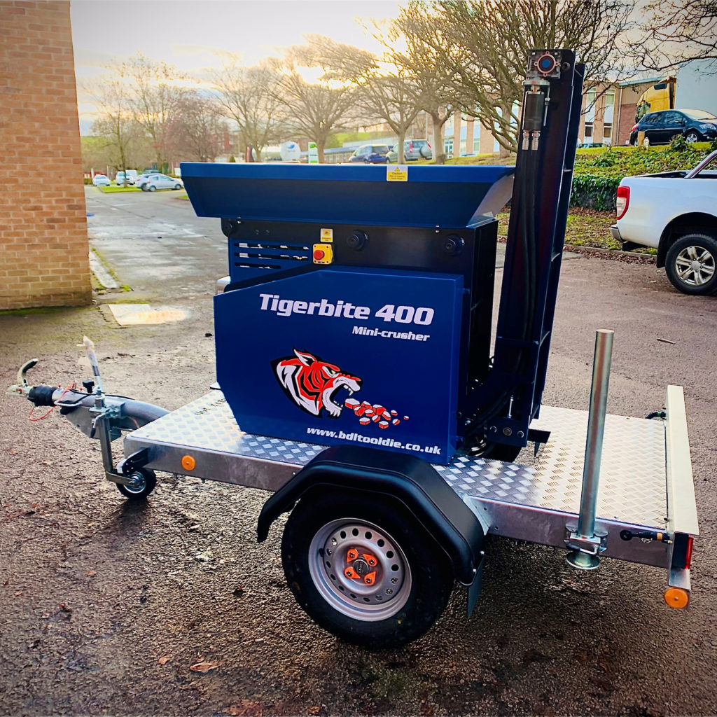 Minibrechanlage Anhänger | Minibrecher TigerBite 400 Trail