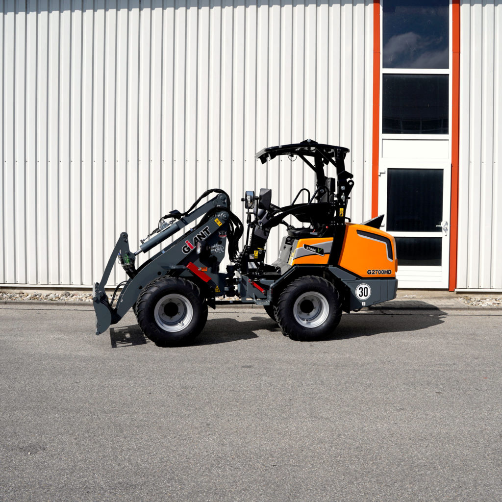 Radlader | Hoflader | Kompaktlader GiANT_G2700