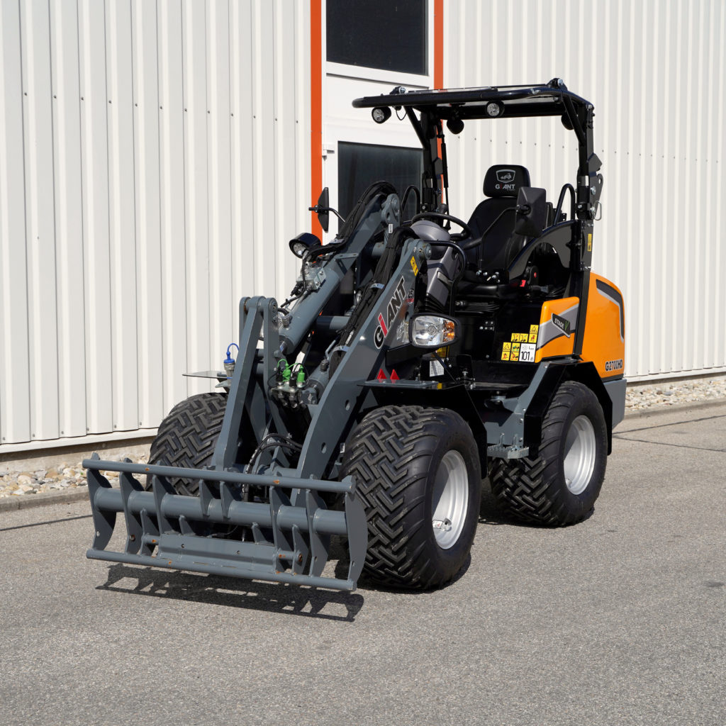 Radlader | Hoflader | Kompaktlader GiANT_G2700