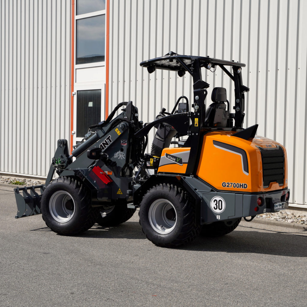 Radlader | Hoflader | Kompaktlader GiANT_G2700