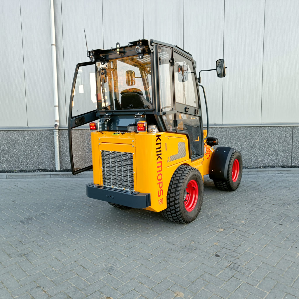 Hoflader | Kompaktlader | Teleskoplader Radlader_KM180