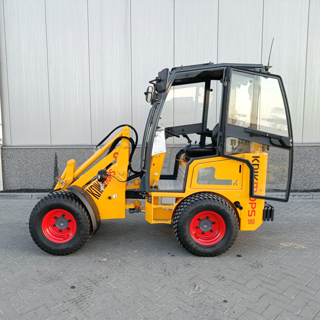 Hoflader | Kompaktlader | Teleskoplader Radlader_KM180