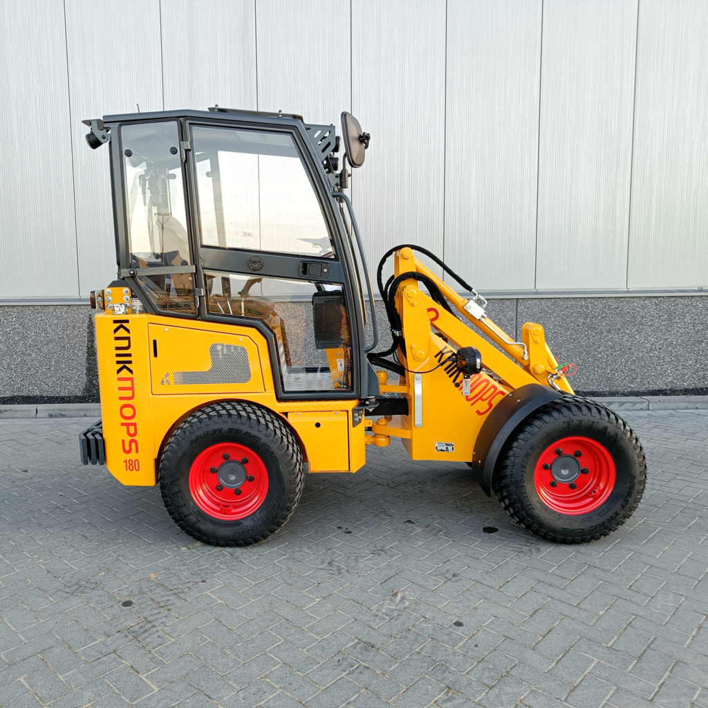 Hoflader | Kompaktlader | Teleskoplader Radlader_KM180