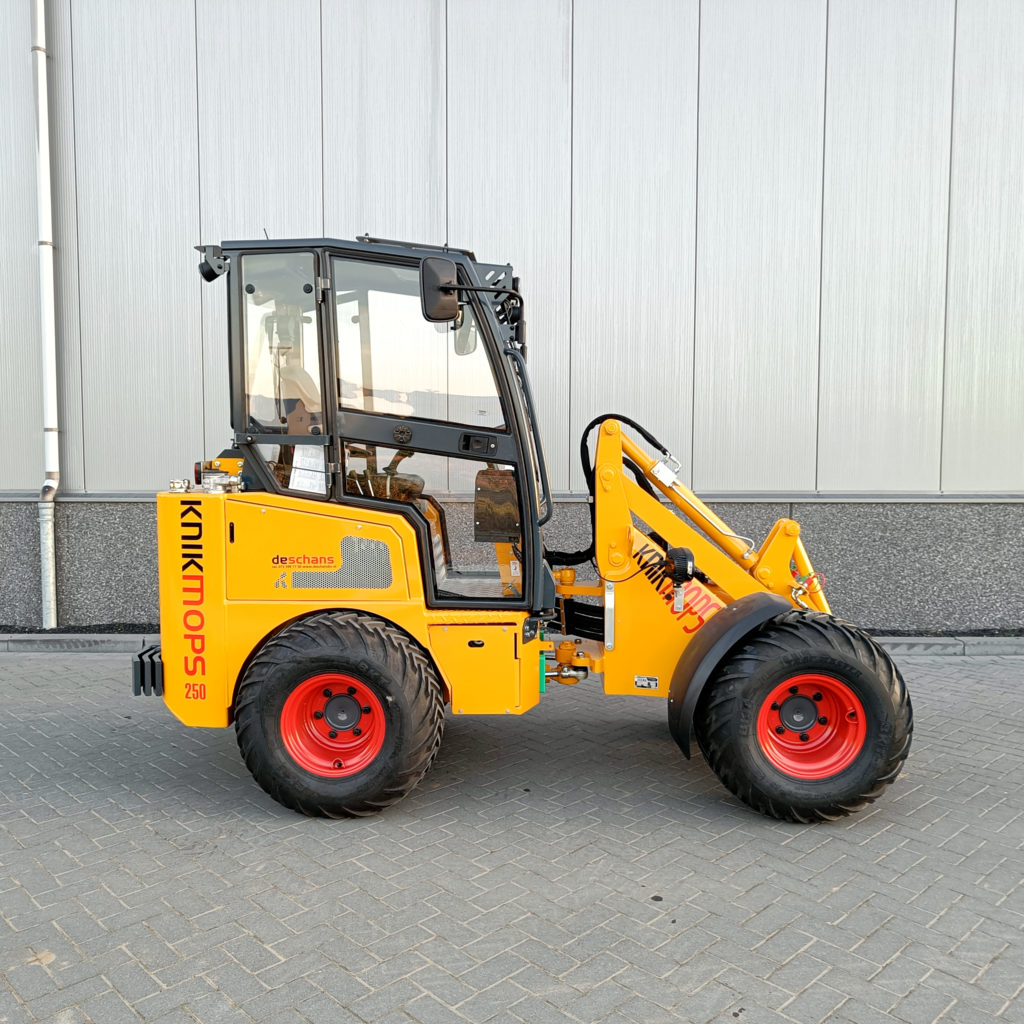 Hoflader | Kompaktlader | Teleskoplader Radlader_KM250