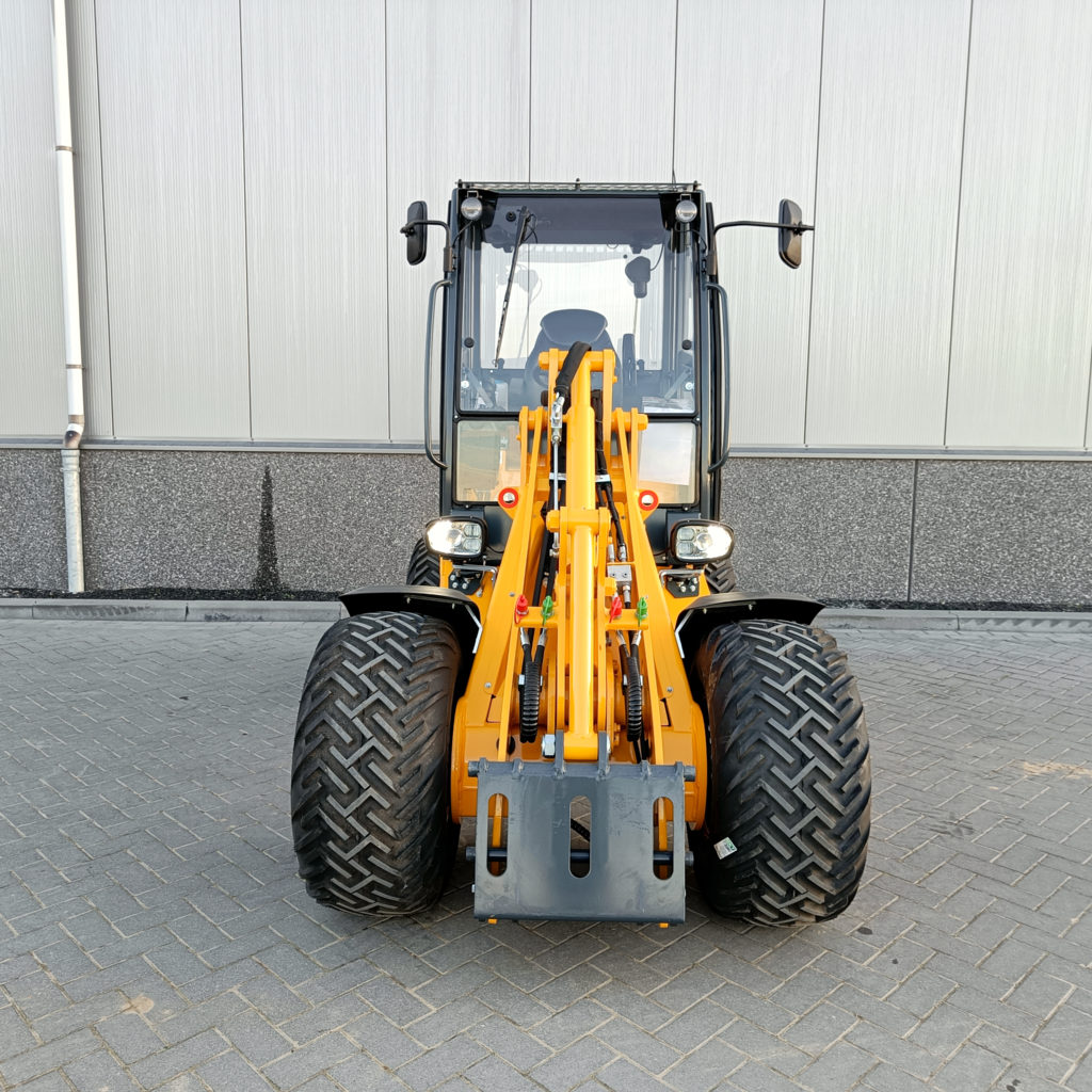 Hoflader | Kompaktlader | Teleskoplader Radlader_KM250