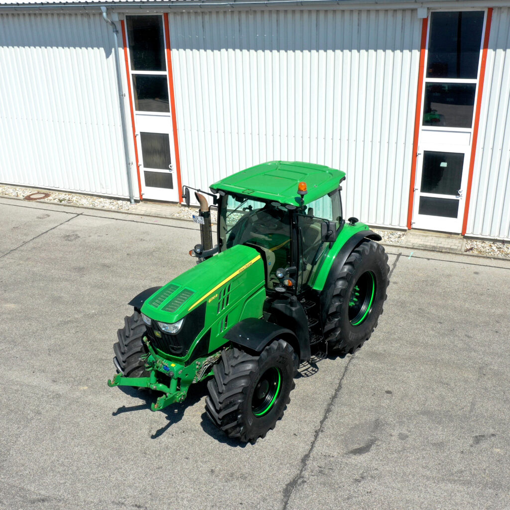 Traktor John_Deere 6R 210 | Traktor mieten