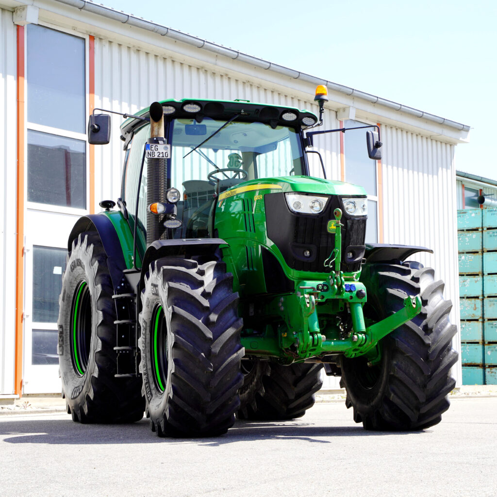 Traktor John_Deere 6R 210 | Traktor mieten