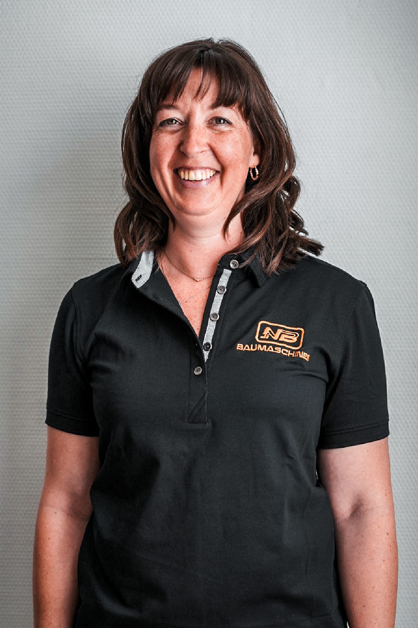 Mensch in einem schwarzen Polo-shirt